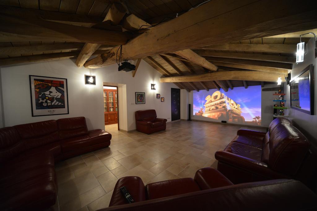 Domaine De La Garde Panzió Vonnas Kültér fotó
